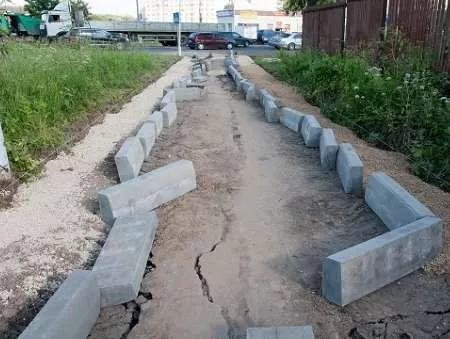 Бордюрный камень